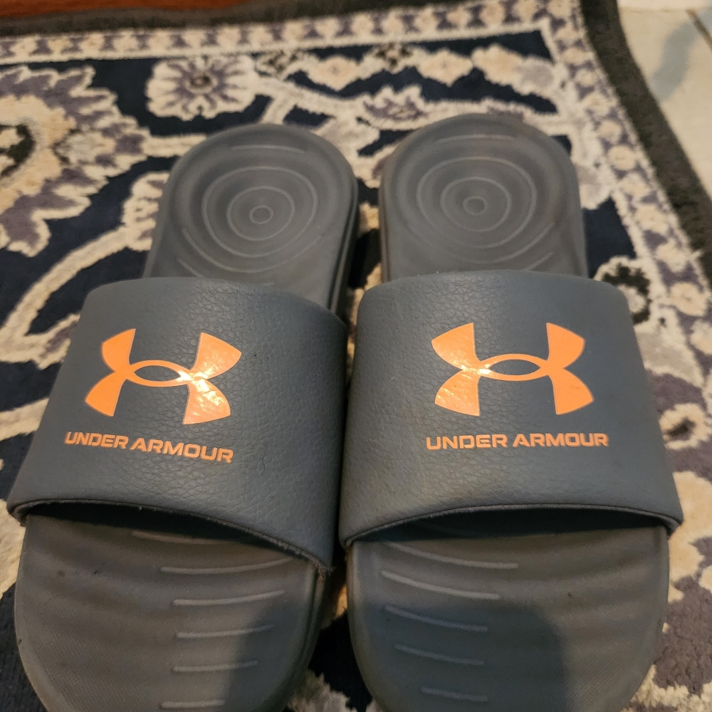 Under Armour Boys Gray and Orange Slides Size 4y